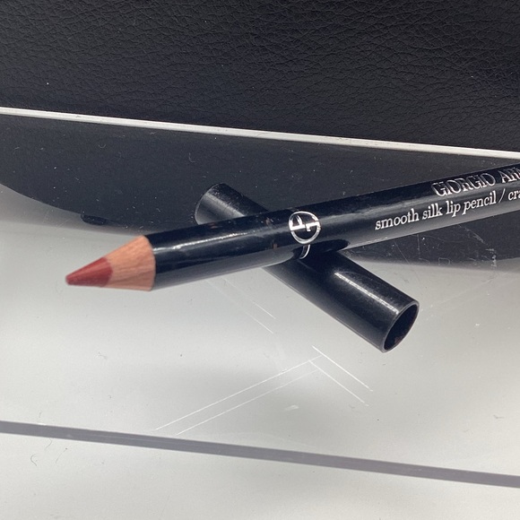 Giorgio Armani Smooth Silk Lip Pencil in 5 (Pink Red) - BNWOB & Discontinued - Picture 2 of 7